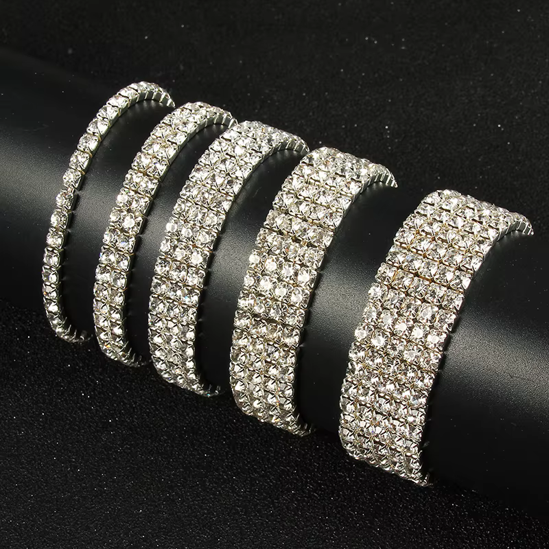 Bracelets et Bracelets en strass couleur argent multi-styles
