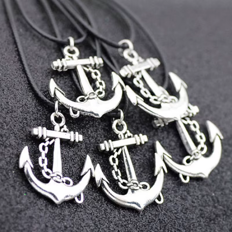 Colliers avec pendentifs ancre Vintage