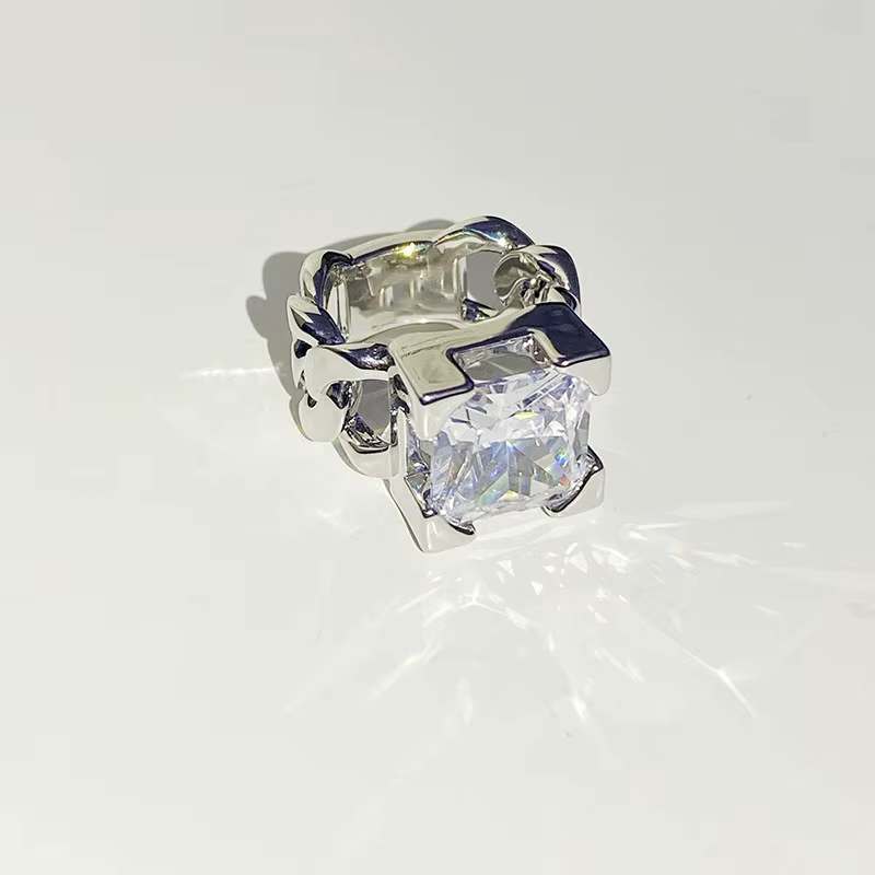Bague carrée en argent avec zircon de créateur célèbre Europe-Amérique 2026