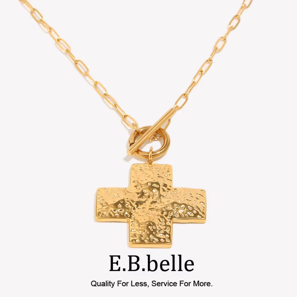 Colliers avec pendentif croix martelé E.B.belle pour femmes