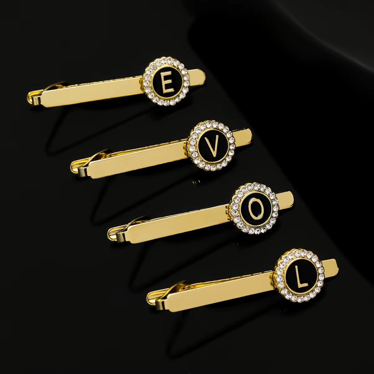 26 lettres Capital initiale A-D-G-Z pince à cravate avec cristal autour du motif couleur dorée pour hommes garçons affaires bijoux formels cadeau