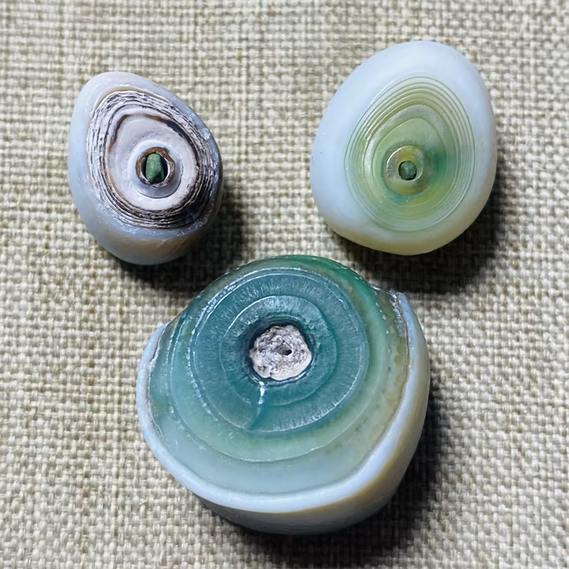 Œil d'Horus égyptien ancien en agate naturelle