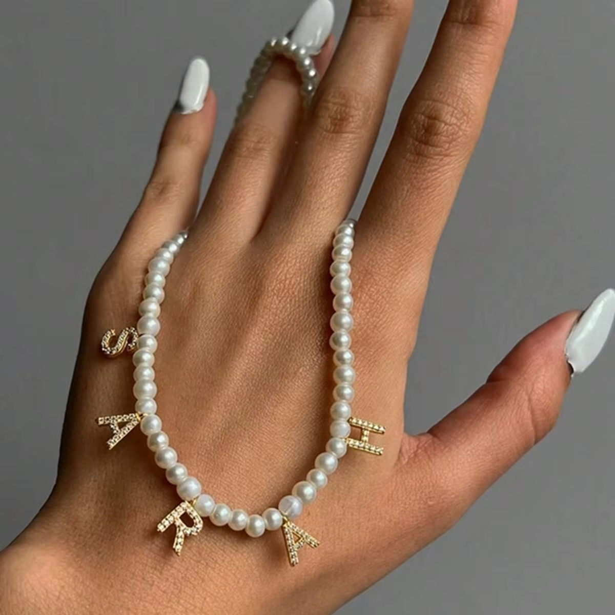 Collier personnalisé avec lettre initiale et nom pour femmes