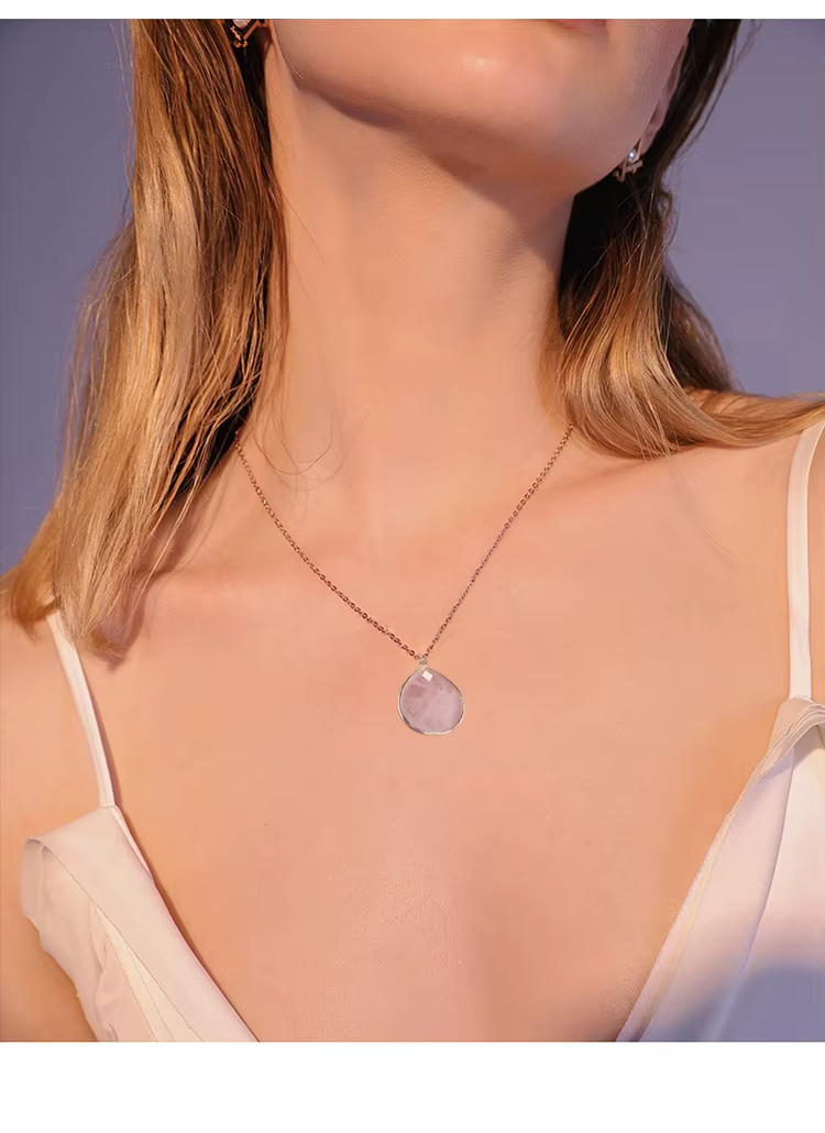 Collier en labradorite naturelle