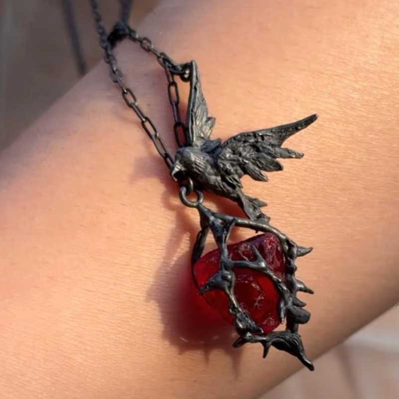 Collier gothique en forme de cœur d'épine pour hommes et femmes