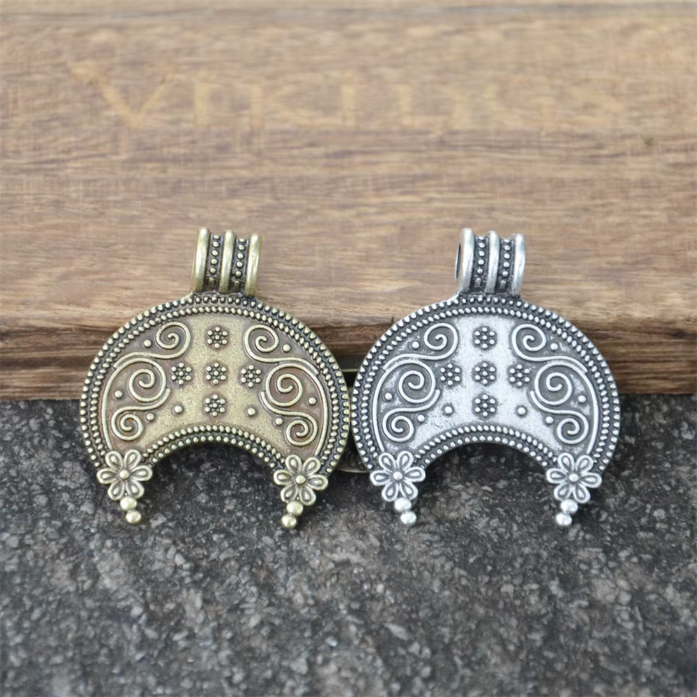 Pendentif Slavique Lunula Moon pour Femme