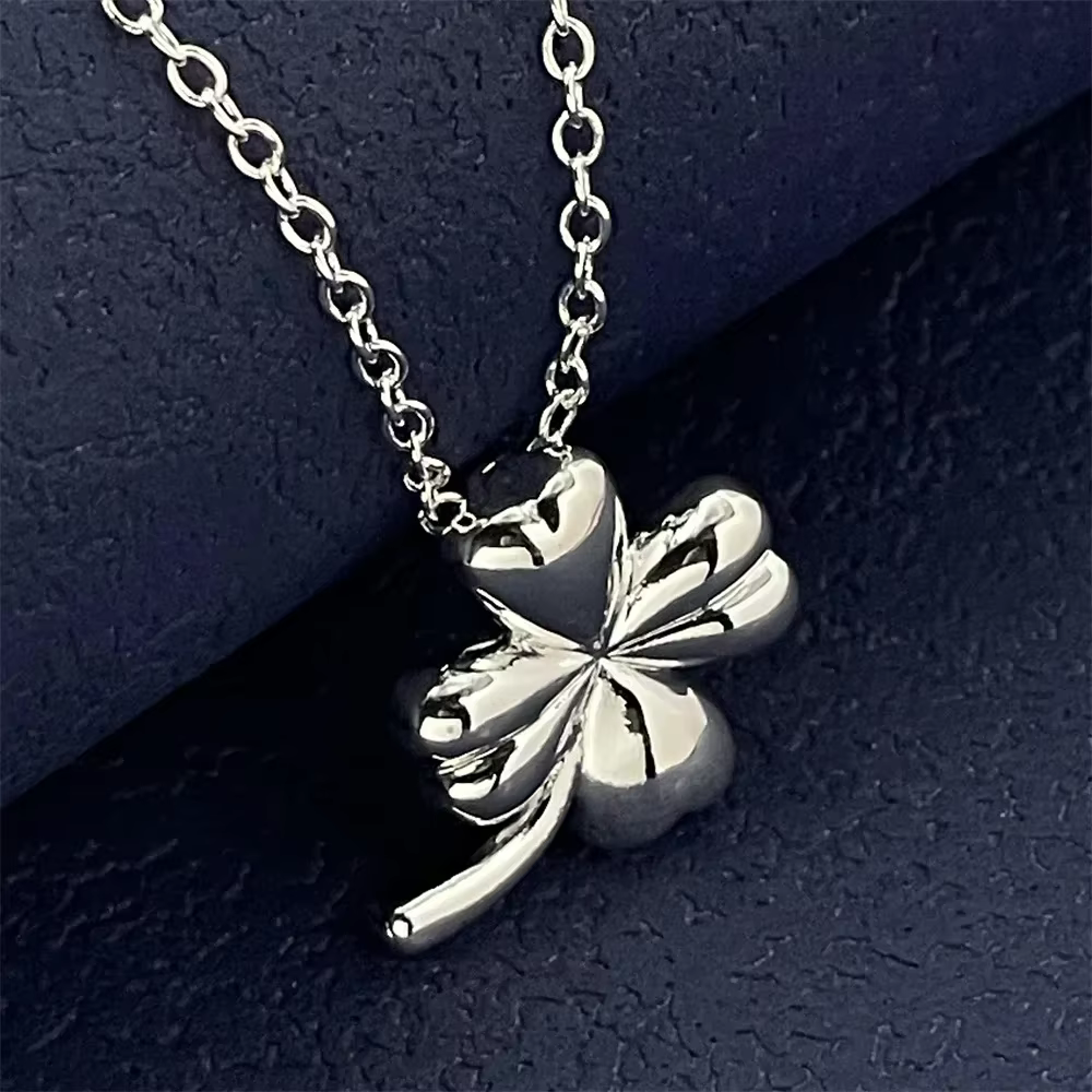 Collier pendentif petit trèfle à quatre feuilles en argent Sterling 925