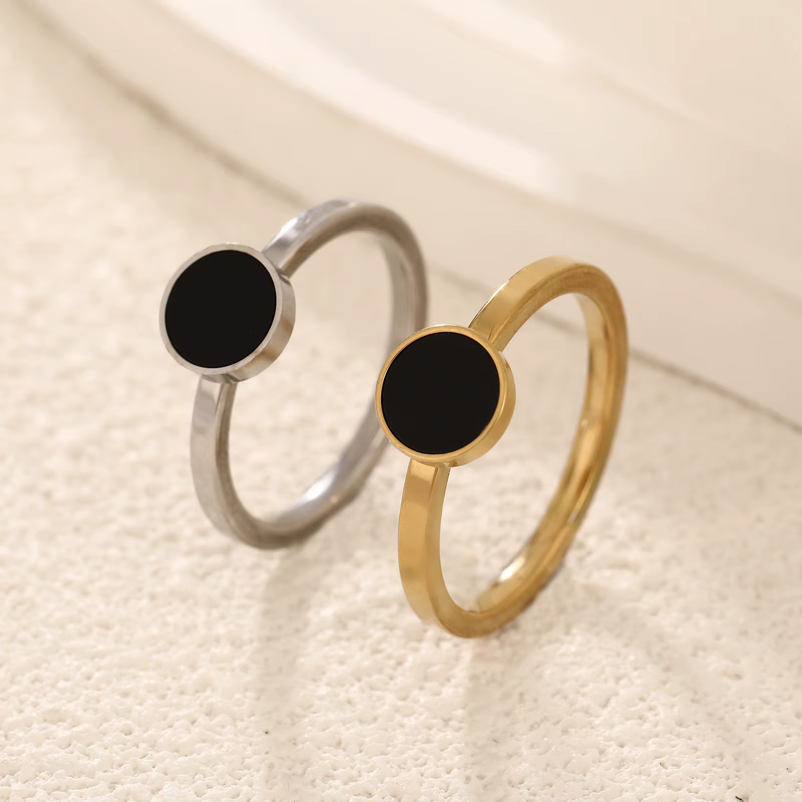 Bague ronde en acier inoxydable pour femmes