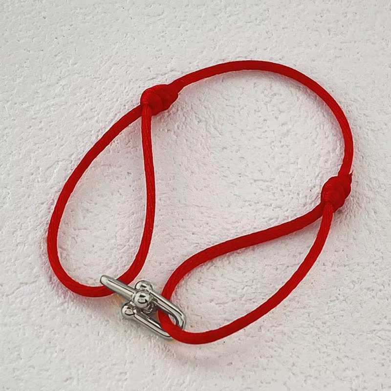 Bracelet tressé réglable en corde avec fermoir en U en forme de fer à cheval