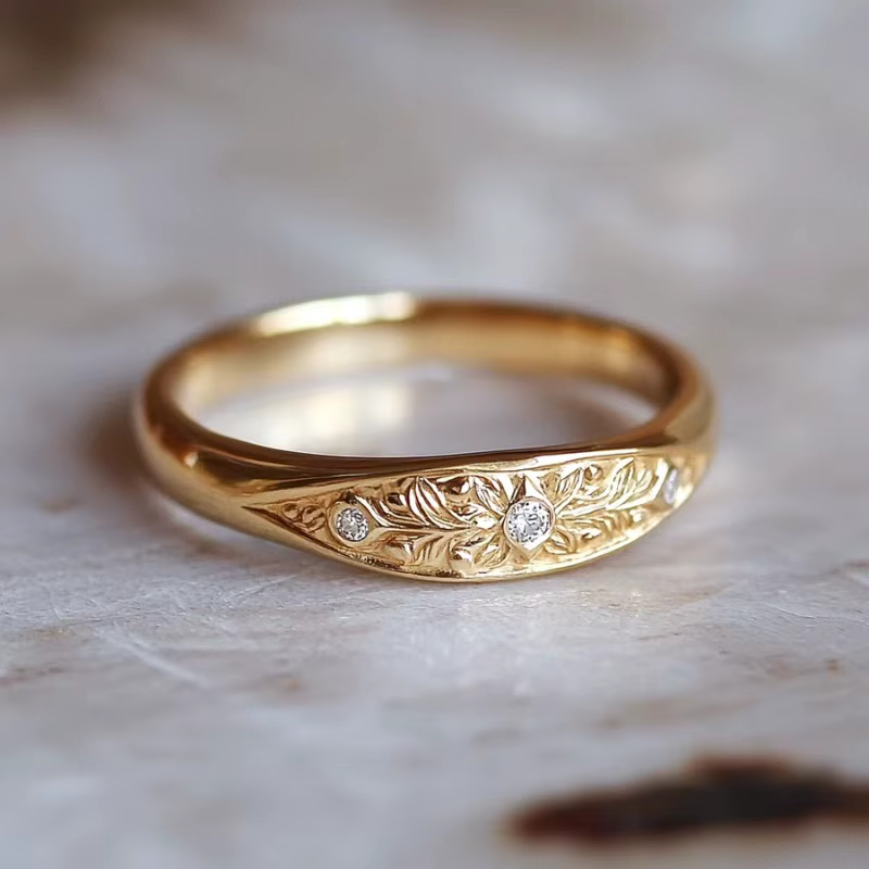 Bague Classique pour Femme avec Fleur Incrustée de Zirconiums Blancs