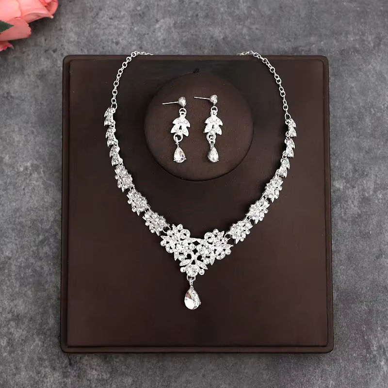 Parure de bijoux pour robe de mariée : Couronne