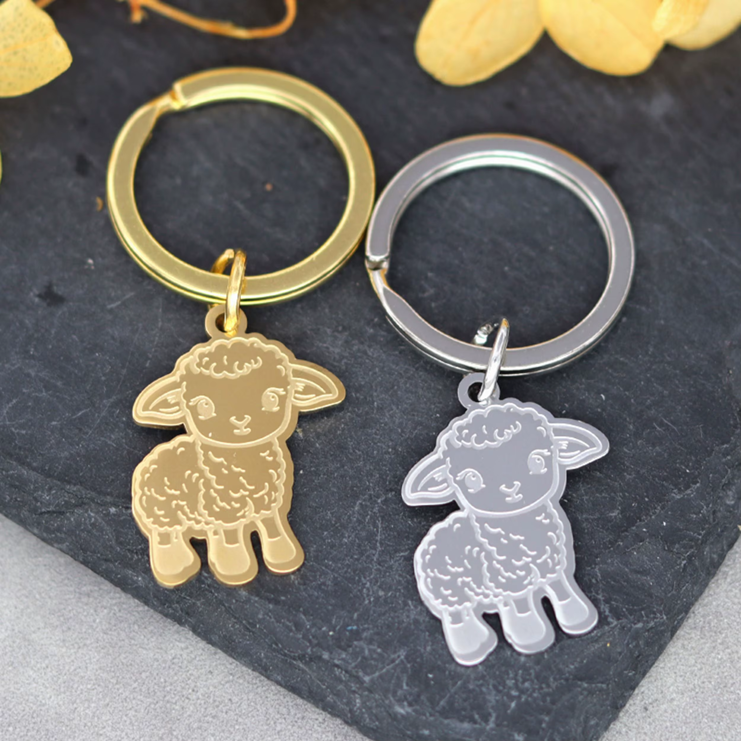 Porte-clés unisexe en acier inoxydable avec agneau de dessin animé, breloques animales, mouton mignon, pendentif, accessoires de décoration, bijoux exécutifs, cadeaux pour enfants