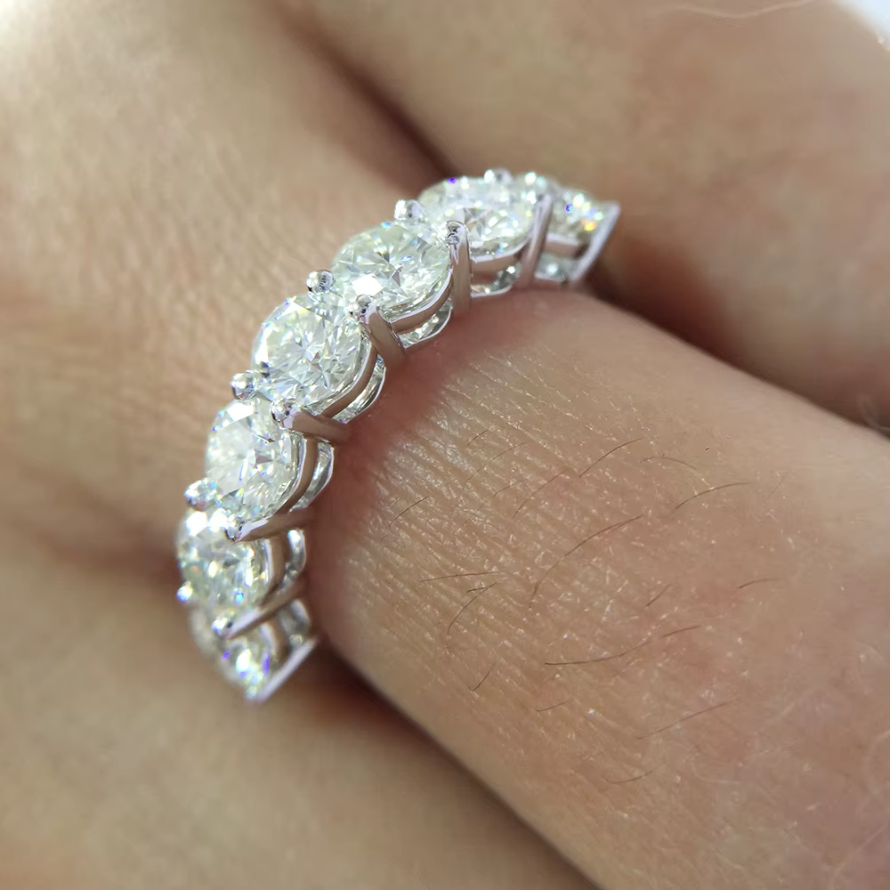 Bague en diamant cultivé en laboratoire de fiançailles et de mariage