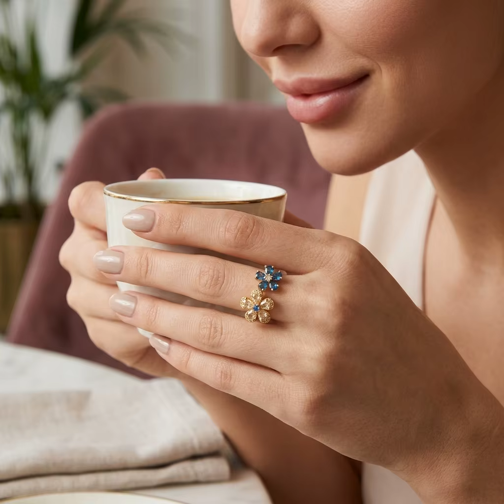 Bague ouverte à fleur bicolore à taille ajustable pour femme avec zircon cubique incrusté
