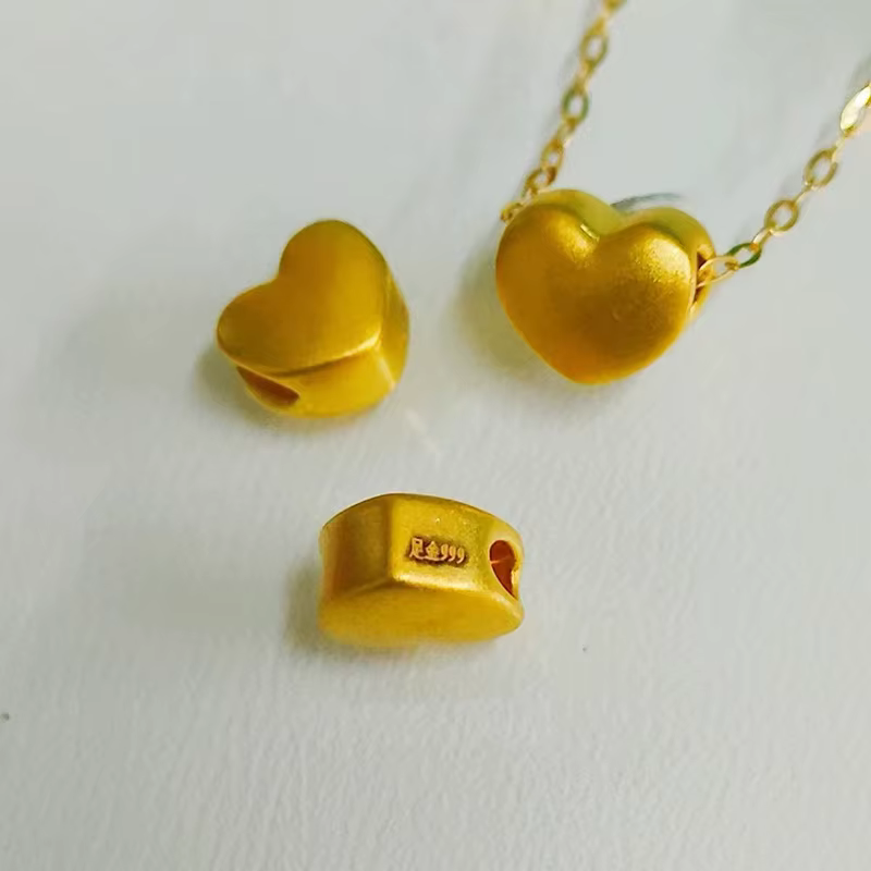 Collier avec pendentif en forme de cœur en or pur 24K 999