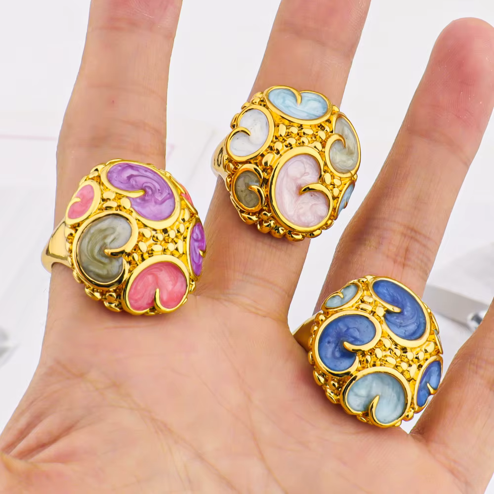 Bague luxueuse en forme de cœur coloré pour femmes