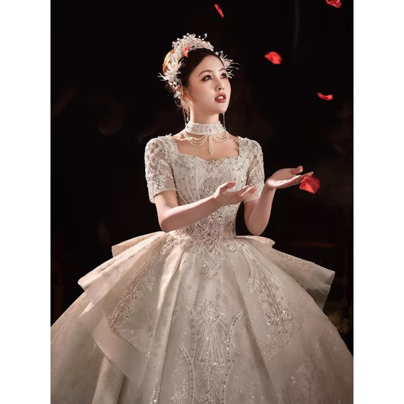 Robe de mariée haut de gamme à col carré