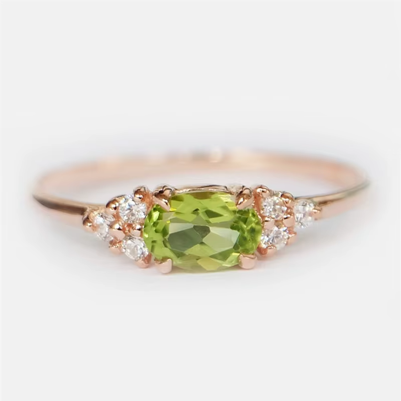 Petite bague en pierre vert Olive