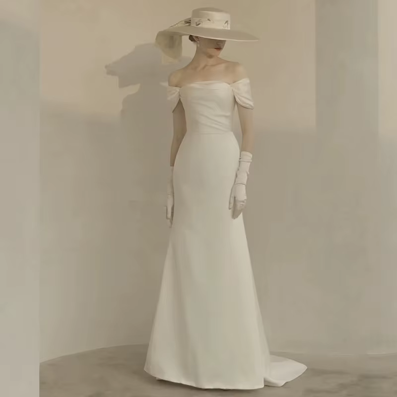 Robe de Mariée Simple et Élégante avec Petite Traîne