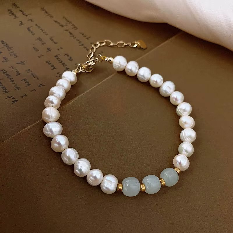 Bracelet en perles d'eau douce baroques et pierre de Jade naturelle