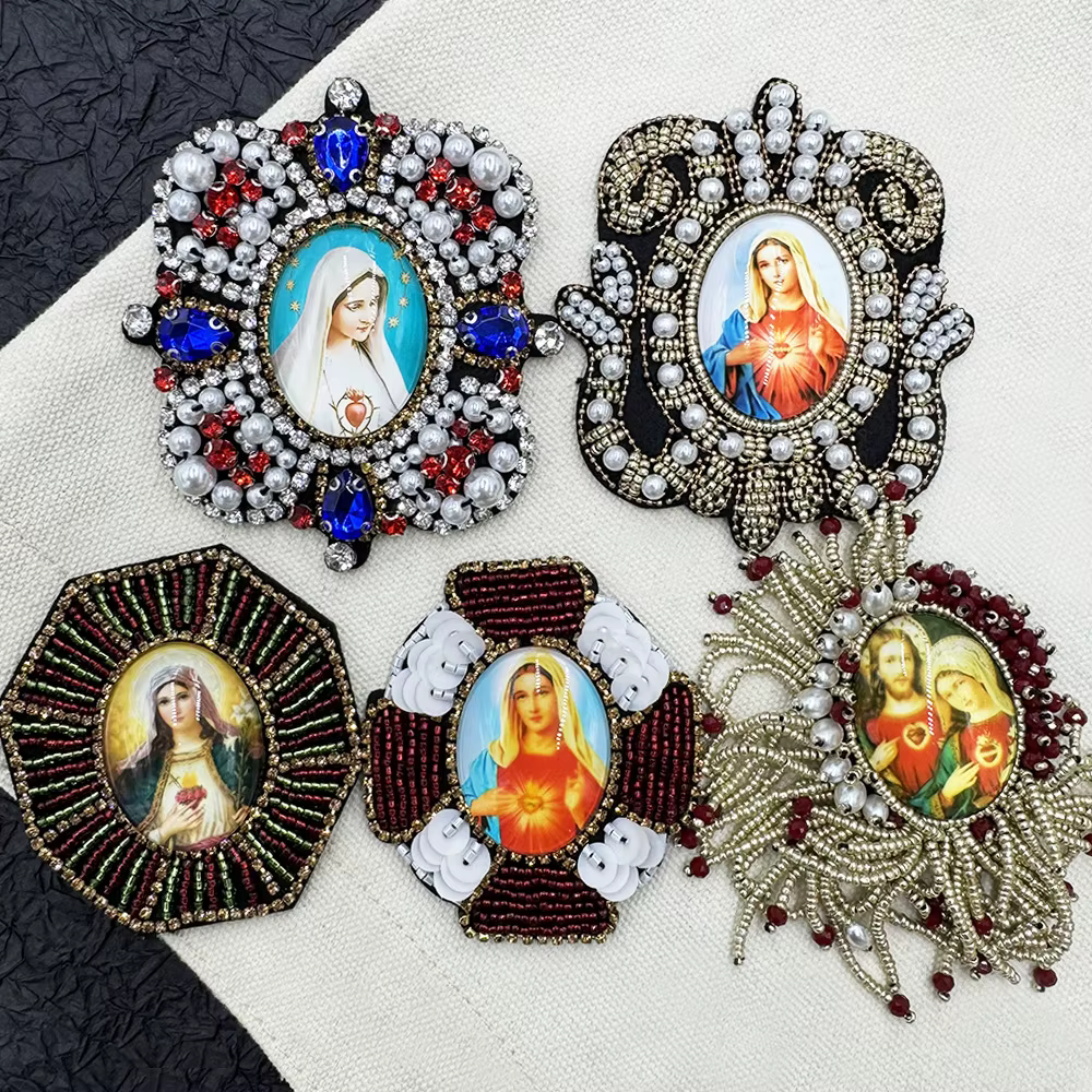 Gland couronne pendentif Portrait Maria broche vêtements bijoux accessoires broche vacances accessoires Badge