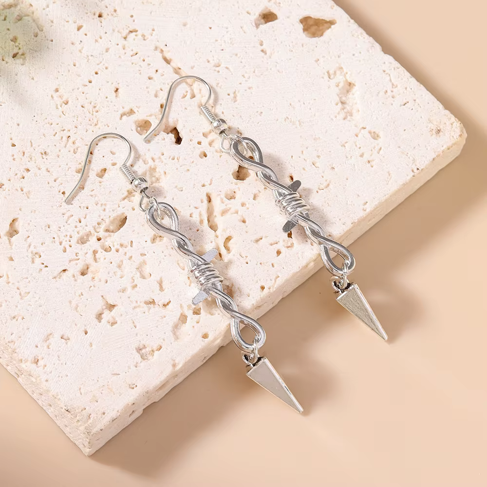 Aihua gothique Grunge Rock trône Rivet boucles d'oreilles Cool Hip Hop
