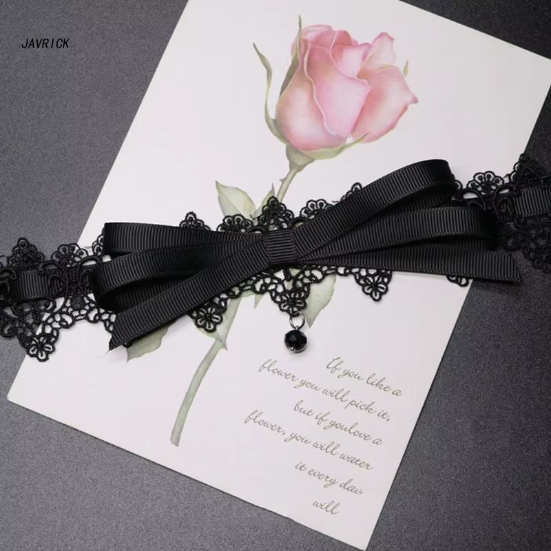Collier ras du cou en dentelle noire