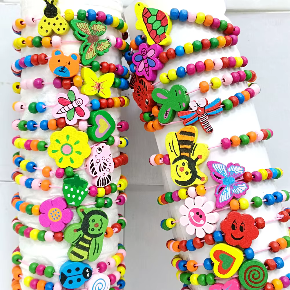 Bracelets en bois aléatoires