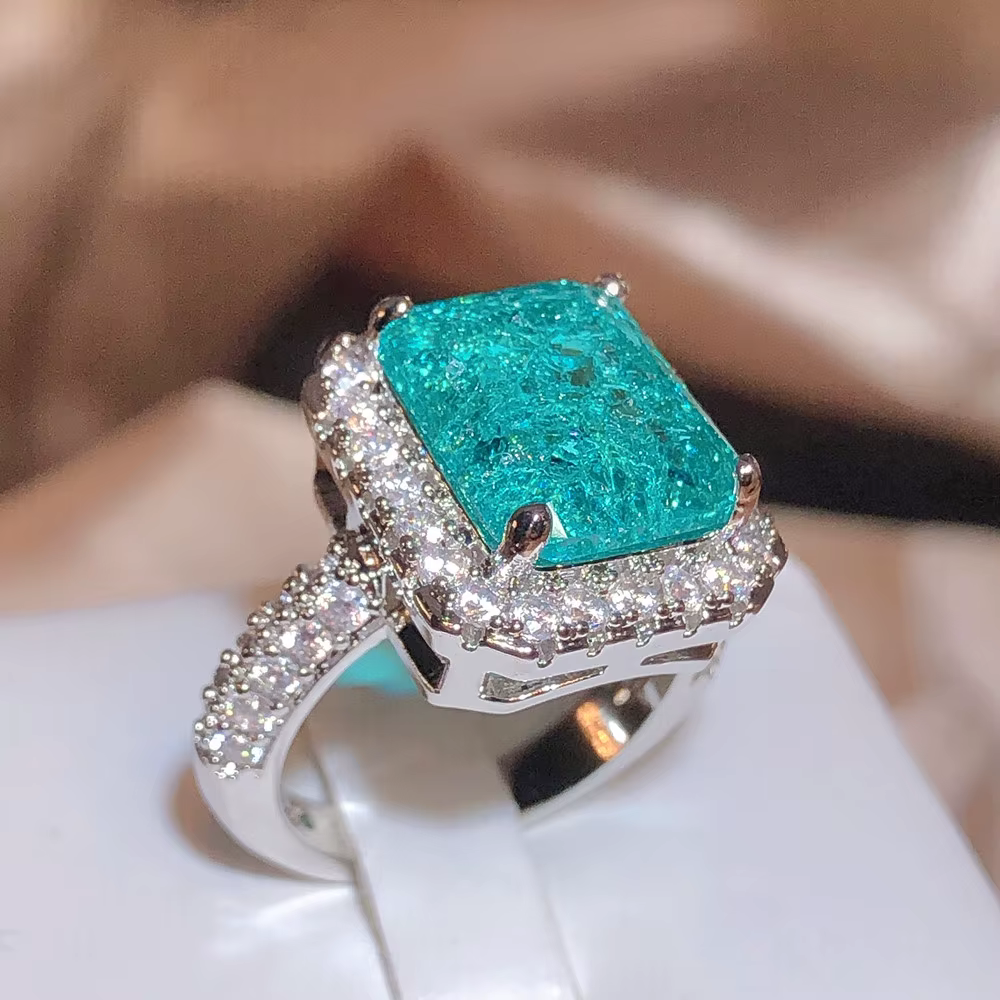 Bague émeraude rectangulaire pour femme