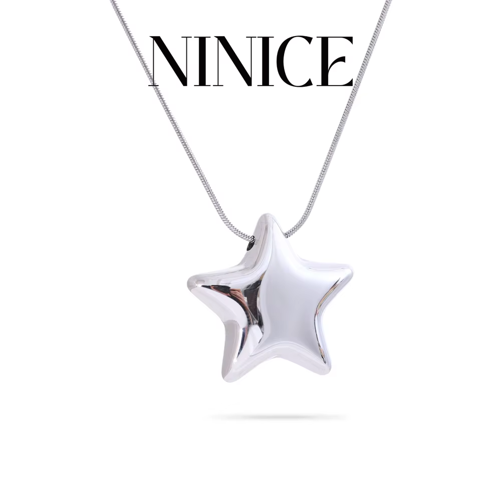 Style chaud lisse en acier inoxydable étoile pentagramme collier pendentif 18K PVD plaqué attrayant