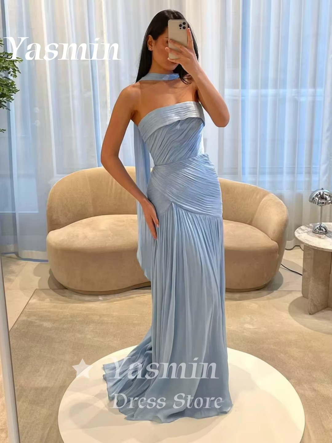 Robe de soirée en mousseline bleu ciel scintillante