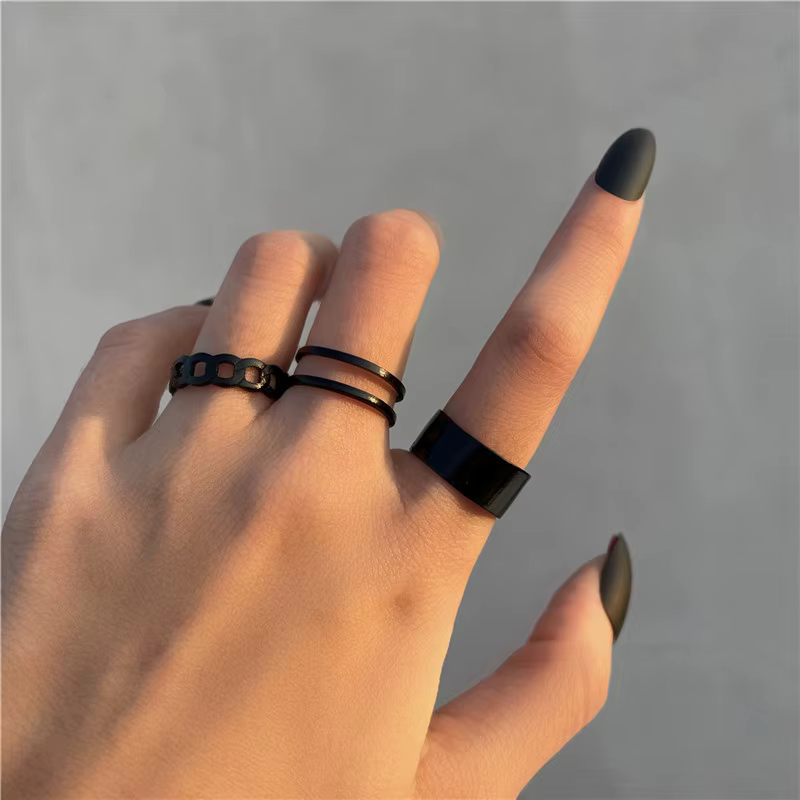 Bague croisée Hip Hop sur chaînes de doigts