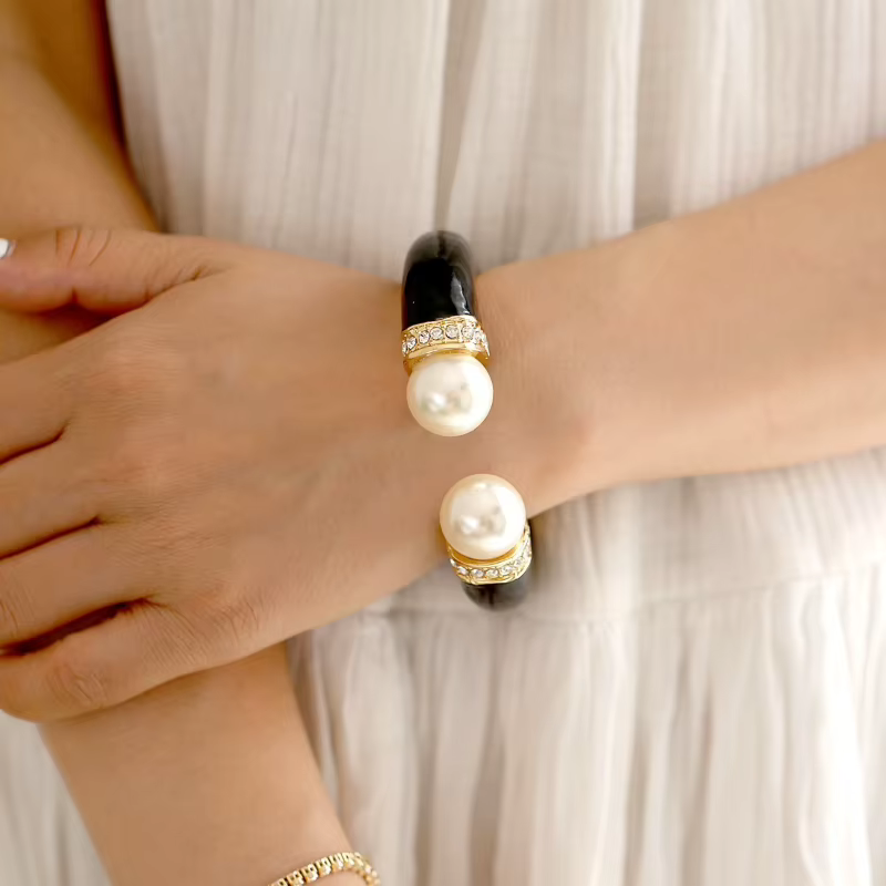 Bracelet manchette personnalisé à double perles pour femme