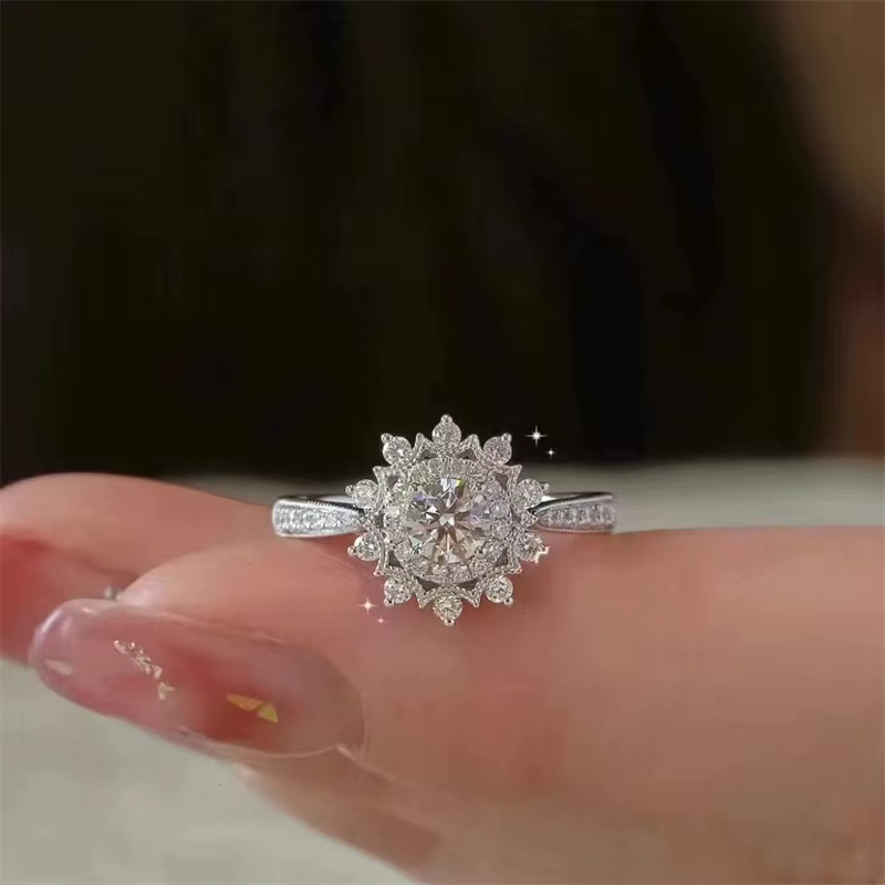Bague classique en diamant Moissanite pour femmes