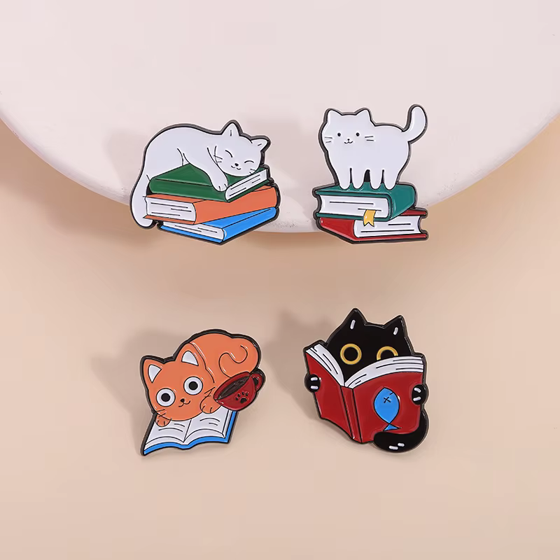 Broche en émail pour livres de lecture de chats, rat de bibliothèque mignon, chaton de dessin animé, signets littéraires, broches, Badge à revers, accessoires bijoux, cadeaux