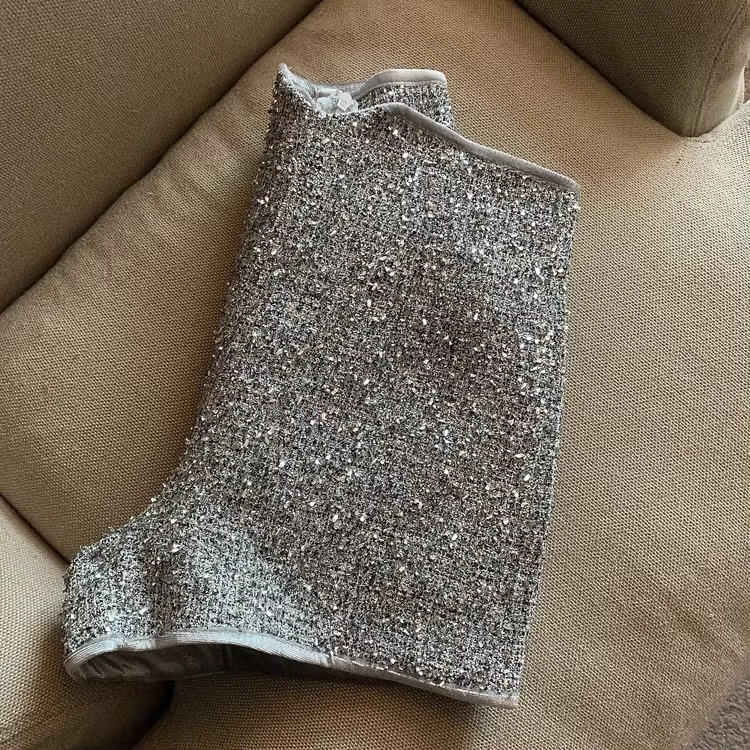 Short taille haute à paillettes argentées pour femmes