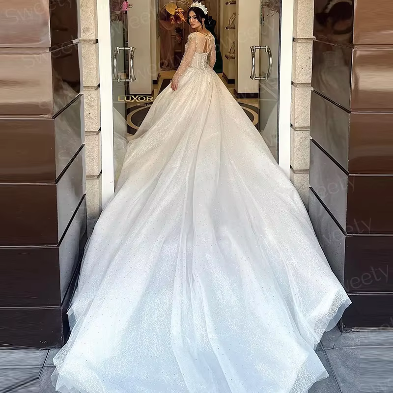 Robe de Mariée Chic et Brillante Entièrement Perlée