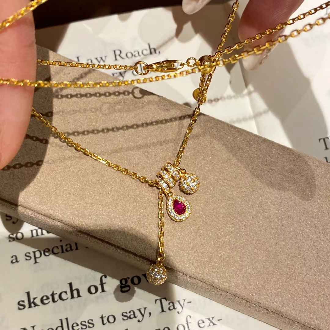 Collier Vintage de luxe en rubis