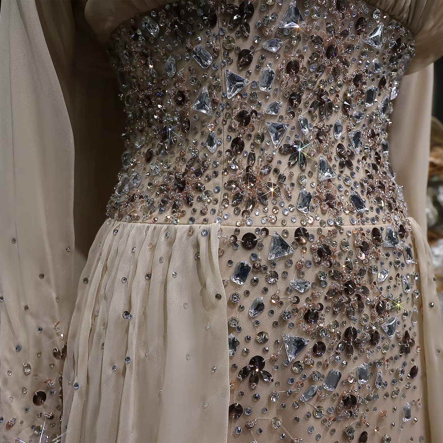 Robe de soirée élégante en mousseline de soie champagne Sharon Said 2026 Dubaï avec cristaux lourds