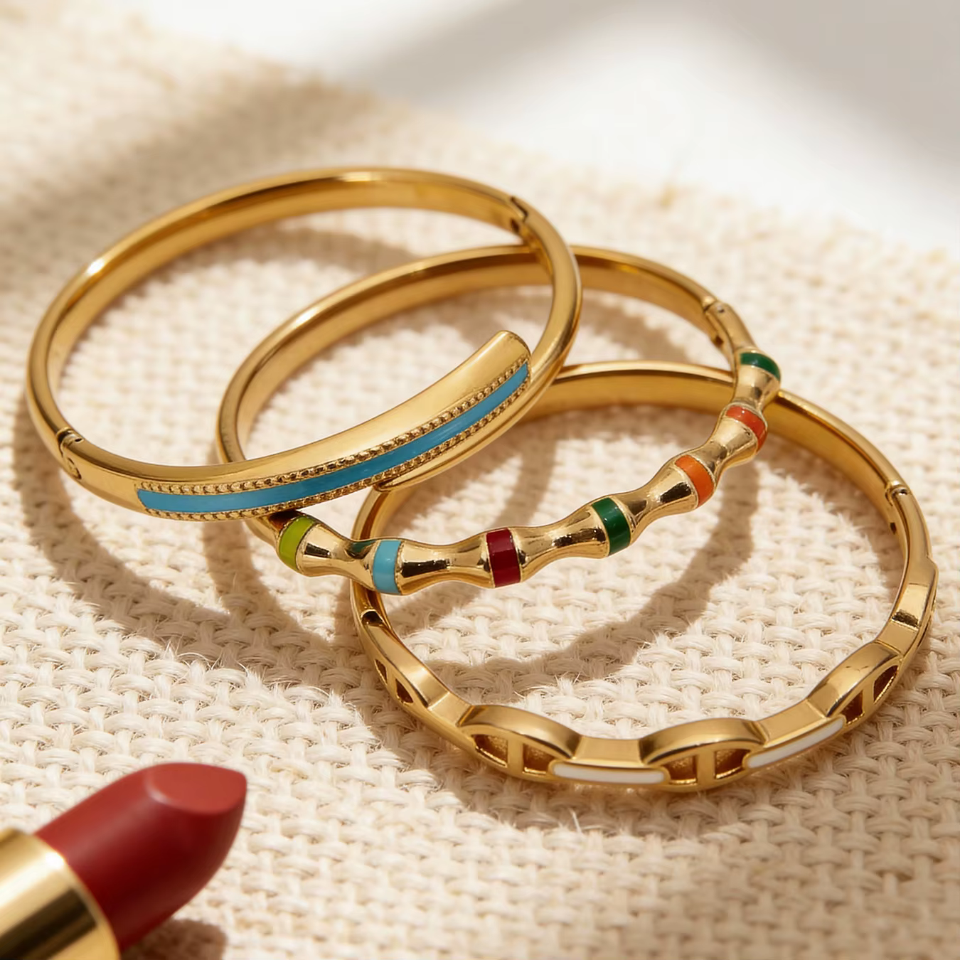 Liora – Bracelet géométrique en émail coloré pour femmes