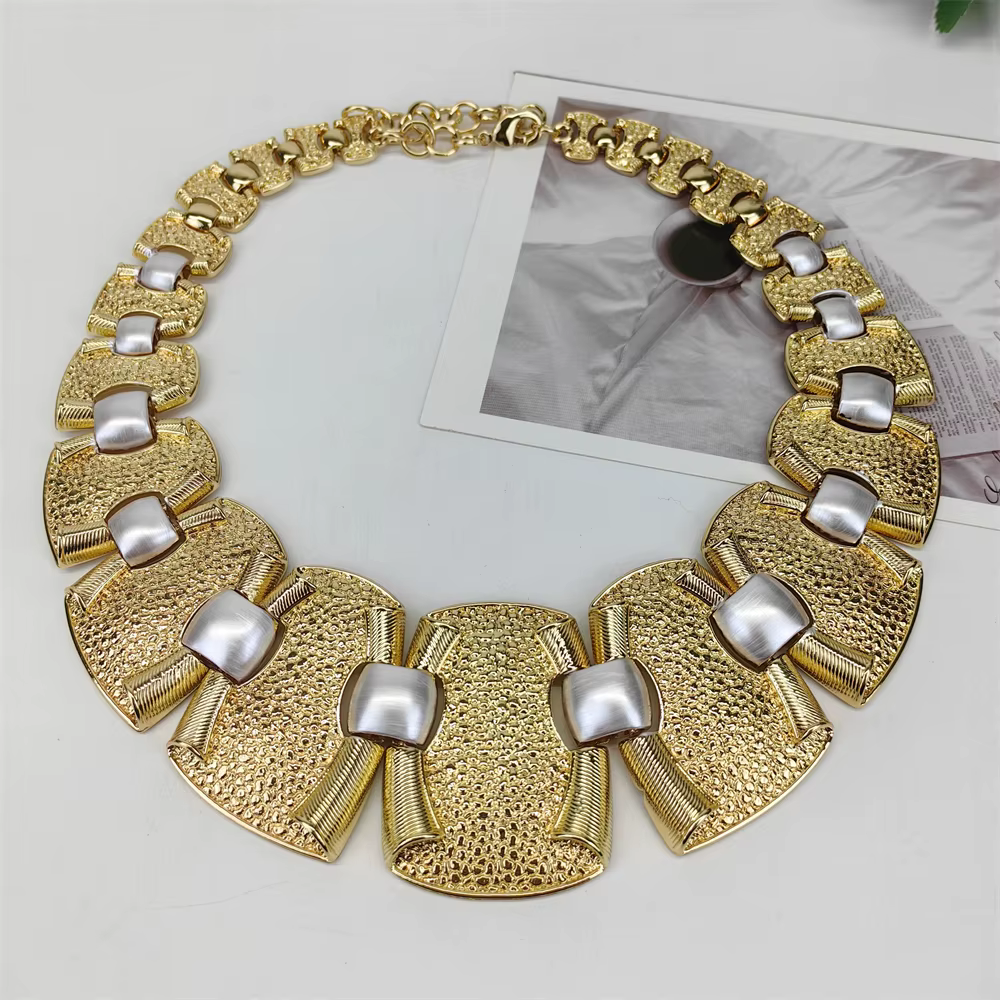 Parure de bijoux de luxe plaqué brillant pour femme : collier