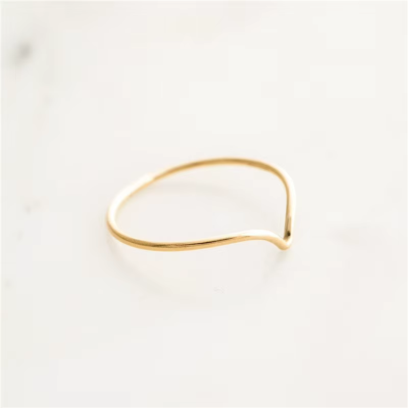 Bague Chevron remplie d'or véritable 14K