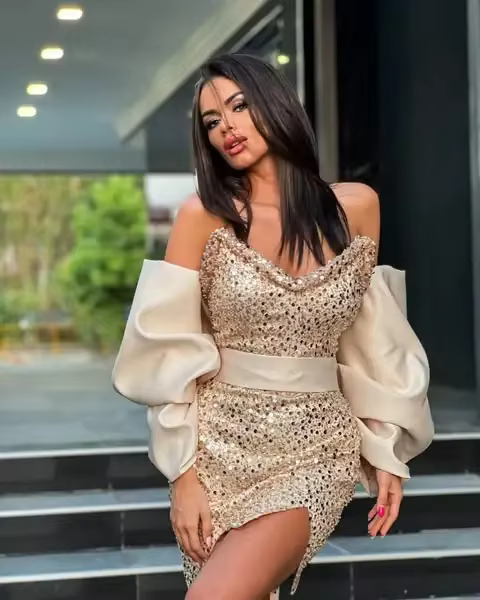 Cape en satin champagne avec grand nœud amovible