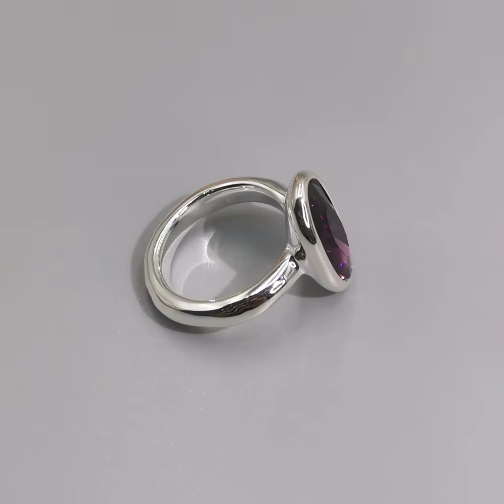 Bague en améthyste elliptique Noble et mystérieuse pour femmes