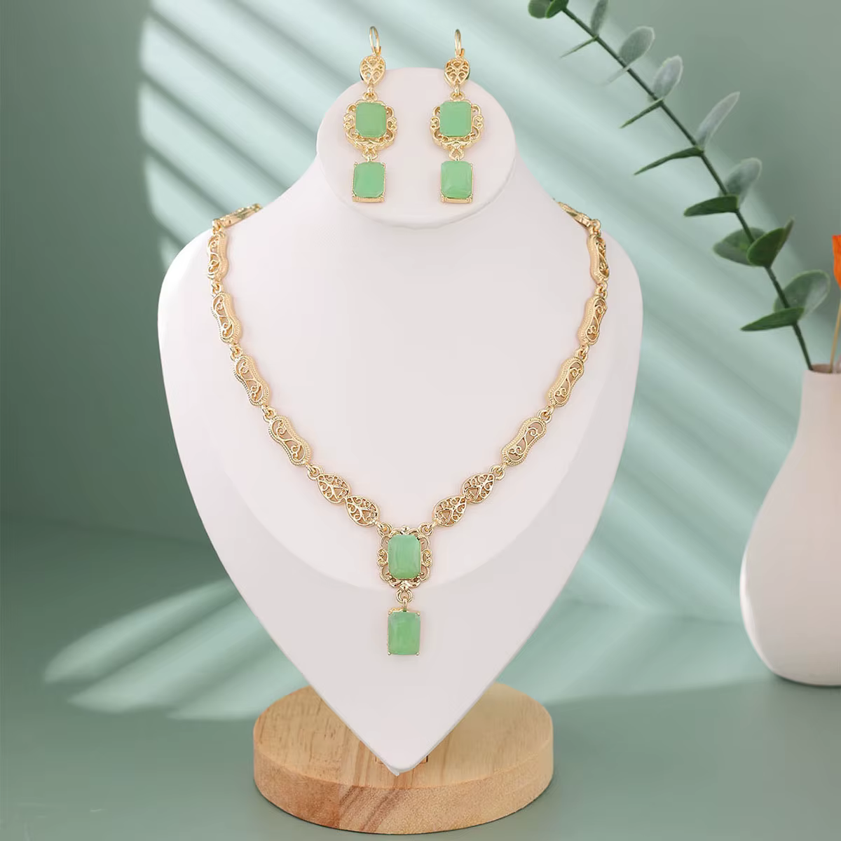 Ensemble de collier et de boucles d'oreilles de style marocain
