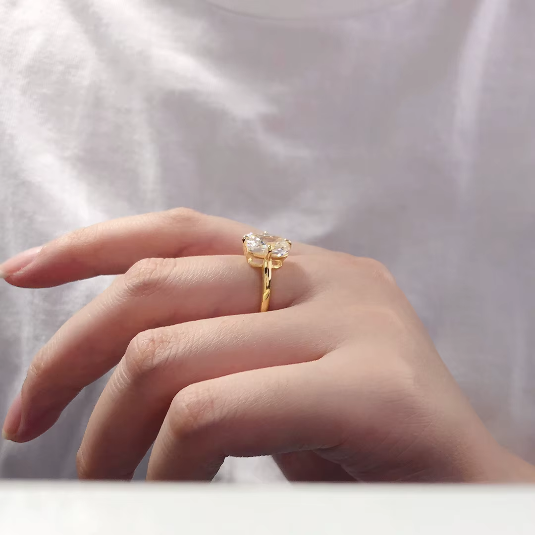 Bague de fiançailles en diamant de haute qualité créé en carbone élevé