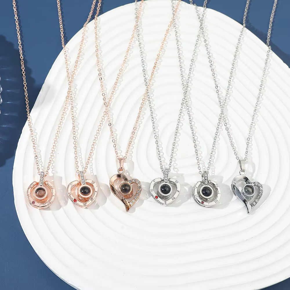 Collier 'Je t'aime' en 100 langues - Pendentif cœur multilingue