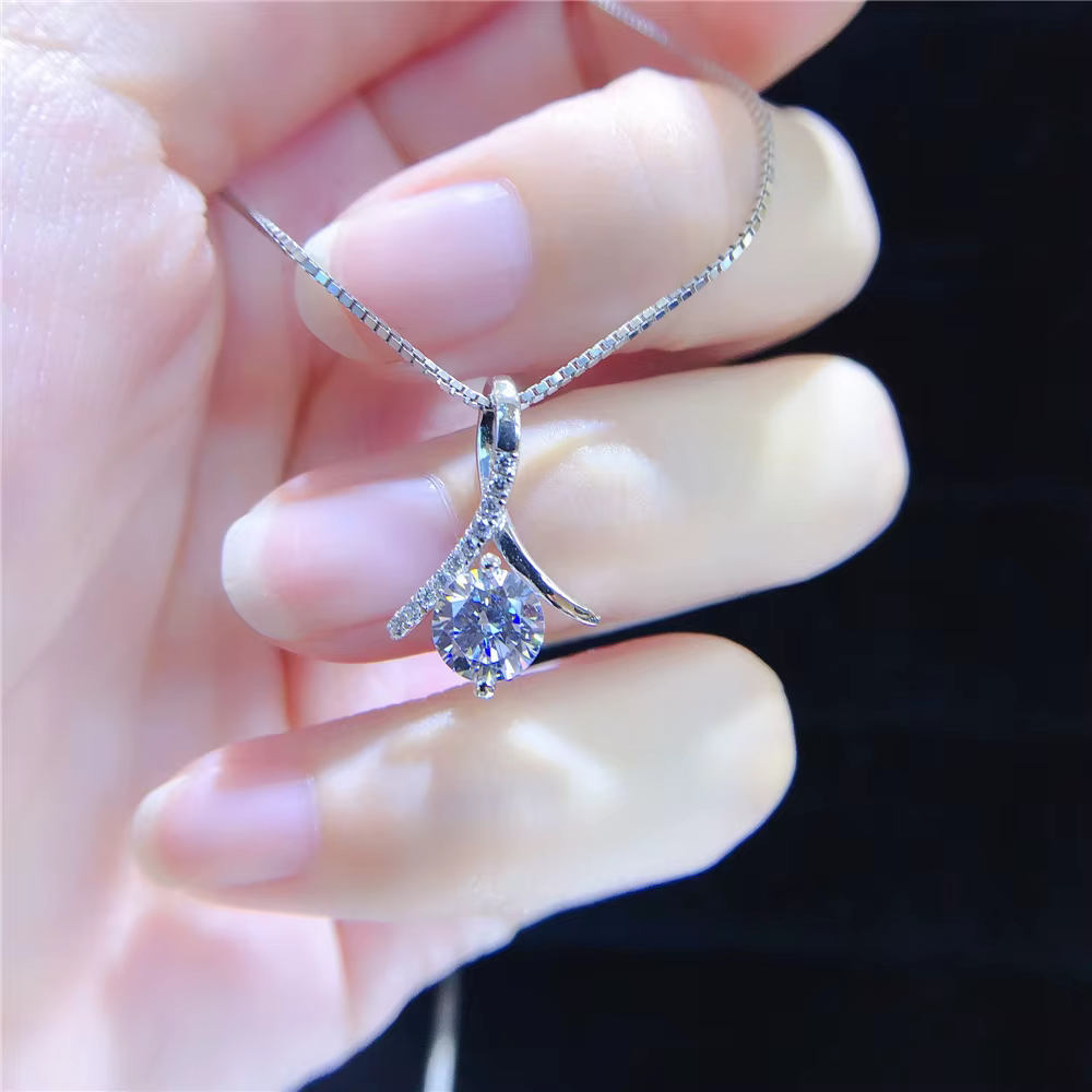 Collier pendentif en or blanc massif 14 carats