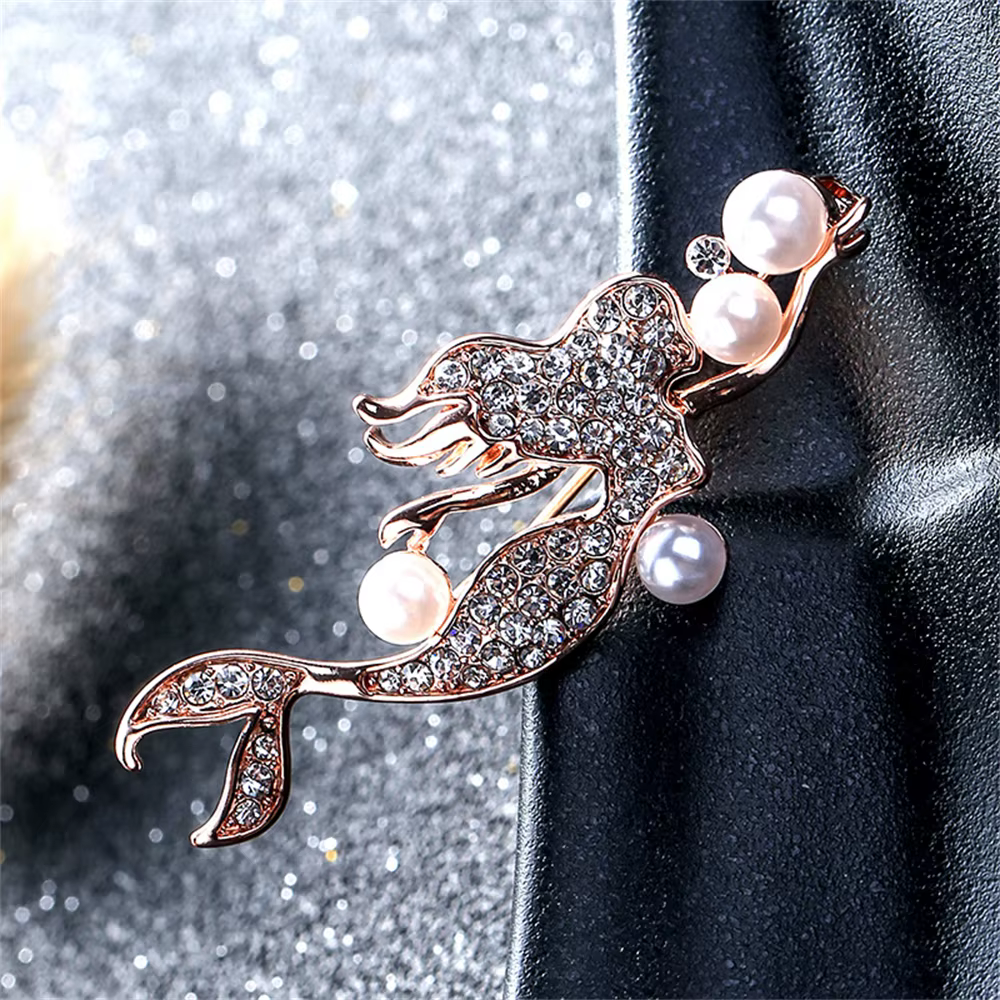 Broche sirène en perles de mer pour femmes