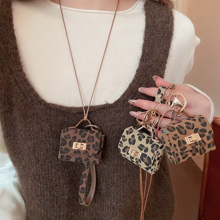 Collier pendentif de sac imprimé léopard rétro